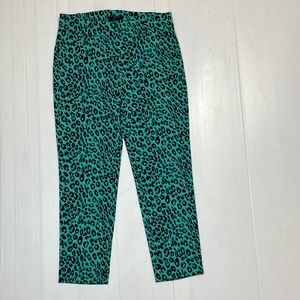 Good Condition Ann Taylor Petite Print Leopard pants. Size 4p.